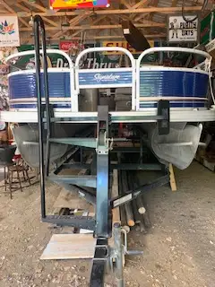 2013 - 20' "Fish n Barge" Sun Tracker Signature Series pontoon boat on a single axle trailer. Comple...