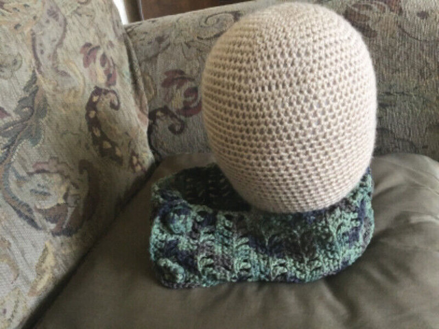 $29. Mother’s Day Gift, New Handmade Camouflage 100% Cotton Cowl dans Autre  à Ville d’Edmonton - Image 3