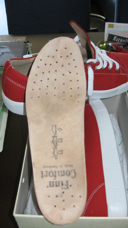 Sneakers neuf 9 / 9.5 -   Possibilité de les essayer in Women's - Shoes in Longueuil / South Shore - Image 3