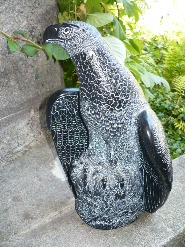 Aigle en pierre de savon sculpté et signé dans Art et objets de collection  à Ville de Montréal - Image 4