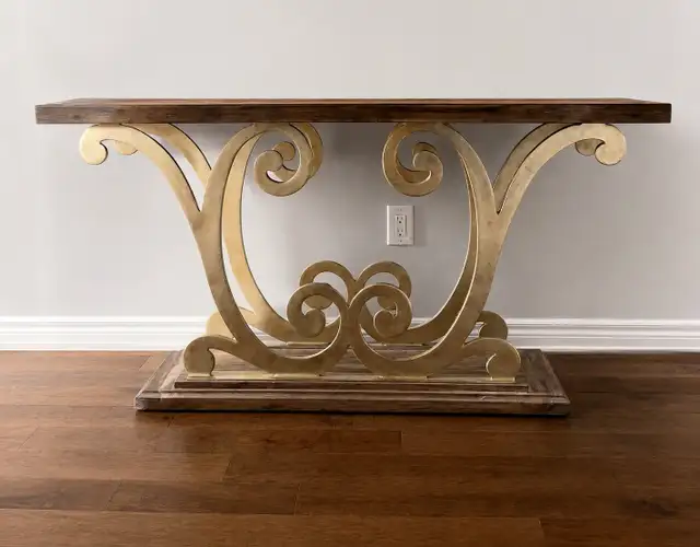 Luxury Console Table in Other Tables in Oshawa / Durham Region - Image 2