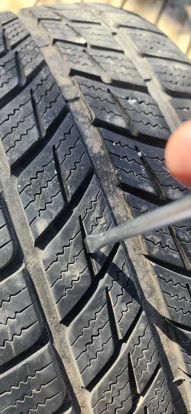 SIZE   215/50R17 91H full set tires used  in Tires & Rims in City of Montréal - Image 7