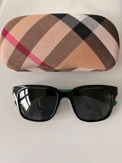 Authentic Burberry Wayfarer Sunglasses – Perfect Condition!, View more
