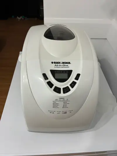Machine a pain Black&Decker, View more