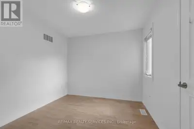 I have an unfurnished bedroom (not basement room) for rent in a 4 BR house - Shared washroom and sha...