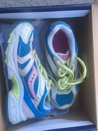 Girls Saucony 11m running shoes, View more