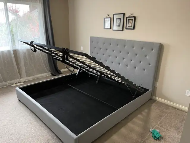 BNIB lift up storage bed with hydraulic lift  in Beds & Mattresses in Chilliwack - Image 3