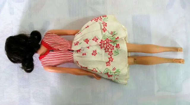 VINTAGE  BARBIE TWIST n TURN DARK  HAIR  MARLO-FLIP DOLL. in Arts & Collectibles in West Island - Image 5