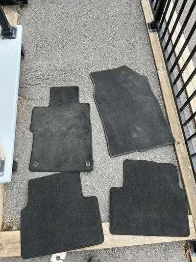 Honda civic car mat Contact 613 777 1804