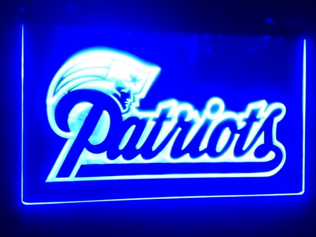 NEW ENGLAND PATROITS 8X12 LED NEON BAR OR MANCAVE SIGN in Arts & Collectibles in Markham / York Region - Image 4