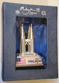 Malaysia True Asia - Twin Towers Metal Souvenir