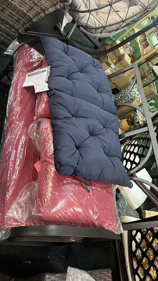 $1-$10, brand new outdoor cushions in Patio & Garden Furniture in Markham / York Region - Image 6