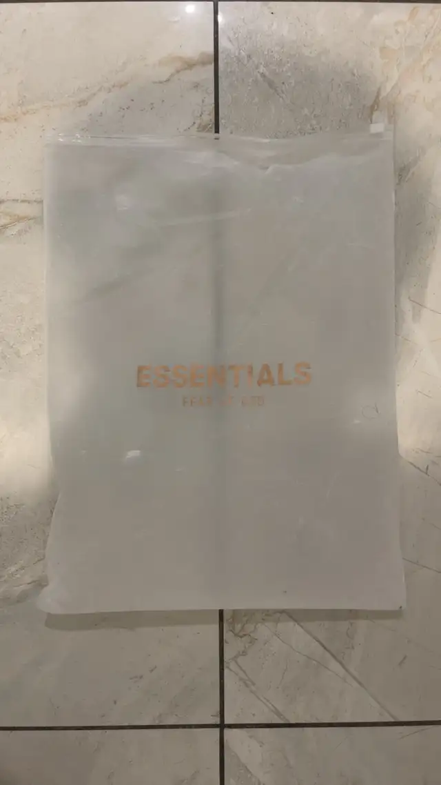 essentials sweatpants  in Men's in Mississauga / Peel Region - Image 3