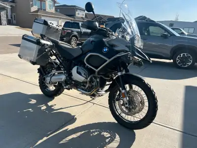 Listing for a family friend! Extremely well taken care of BMW R1200GS. LOW kms 20,000. The bike is i...