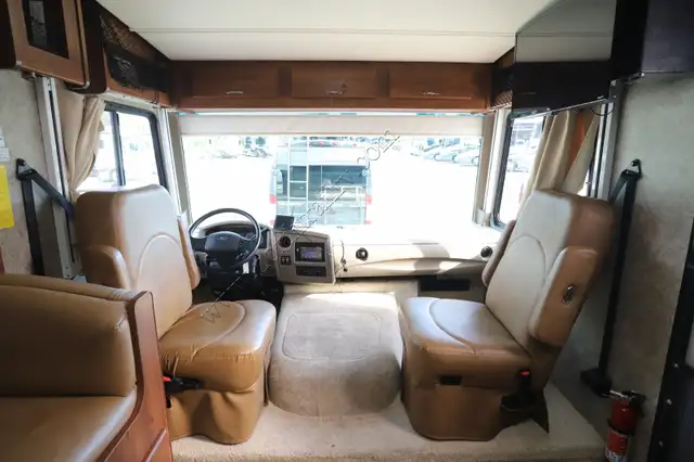 Fleetwood Storm 2014 in RVs & Motorhomes in Rouyn-Noranda - Image 9