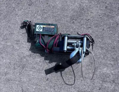 12 volt atv winch 3000lb Please call Bruno 9057321132