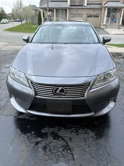 2013 Lexus ES350 in excellent condition. Well maintained car. CarPlay, Navigation, Dual-zone climate...