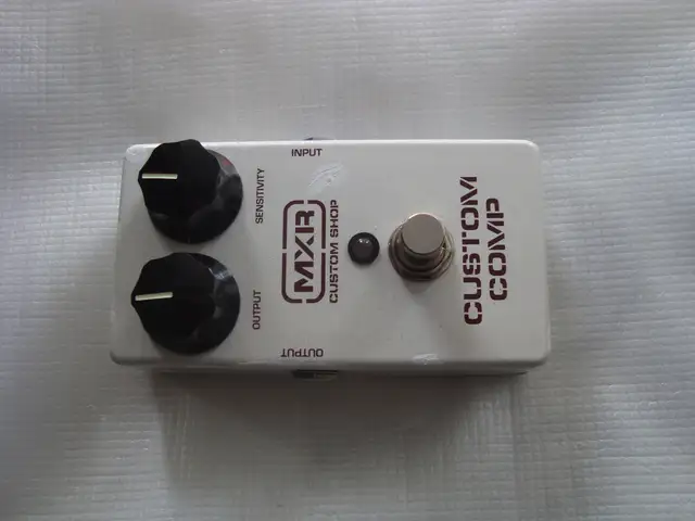 MXR pedals / HERCULES guitar Hanger in Amps & Pedals in Ottawa - Image 11