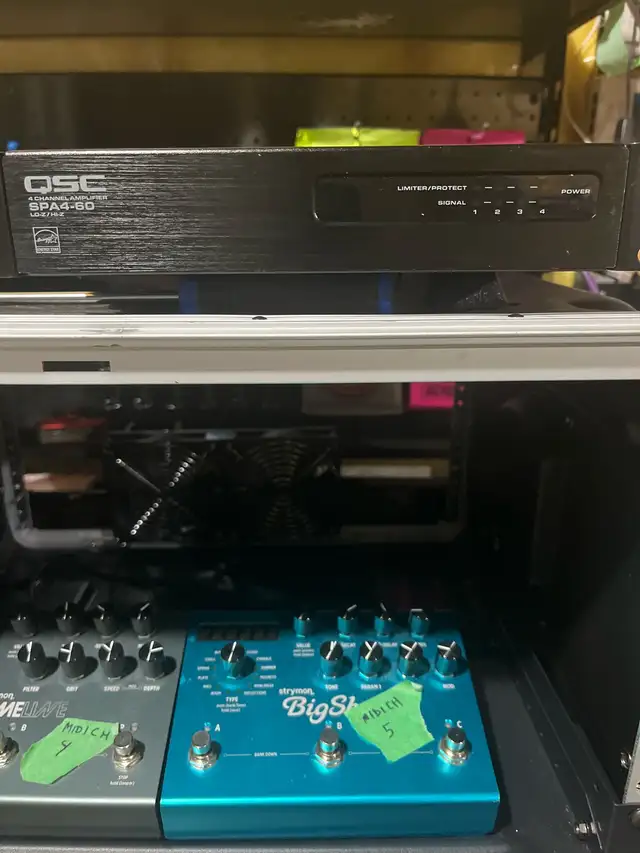 QSC SPA4-60 4ch Power Amp in Pro Audio & Recording Equipment in Hamilton - Image 2
