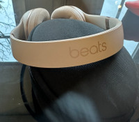 BEATS SOLO WIRELESS BLUETOOTH OVER EAR HEADPHONES