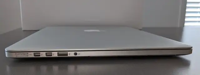 Apple MacBook Pro (Retina, 15-inch, Mid 2015) in Laptops in Longueuil / South Shore - Image 4