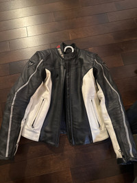 Dainese women leather jacket 42 size