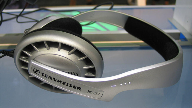 Sennheiser HD 457 Headband Headphones - Silver | Appareils électroniques |  Région de Mississauga/Peel | Kijiji