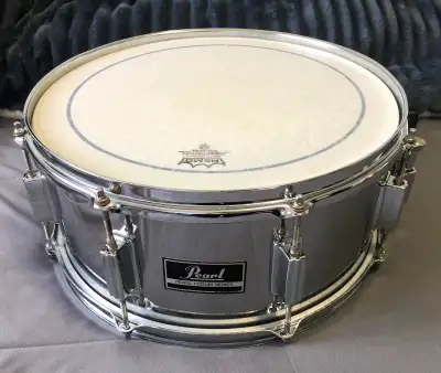 Pearl snare drum (80s/90s), View more