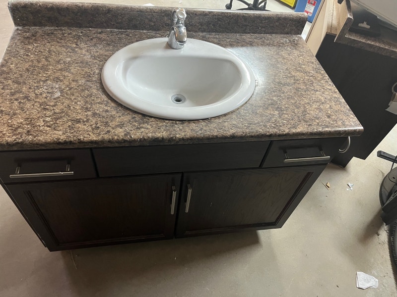 Bathroom vanity Plumbing, Sinks, Toilets & Showers Winnipeg Kijiji