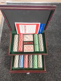 Poker chip set with case