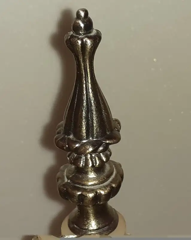 2× Portable table top lamps 31"tall. BEAUTIFUL ANTIQUE DESIGN in Indoor Lighting & Fans in Calgary - Image 9