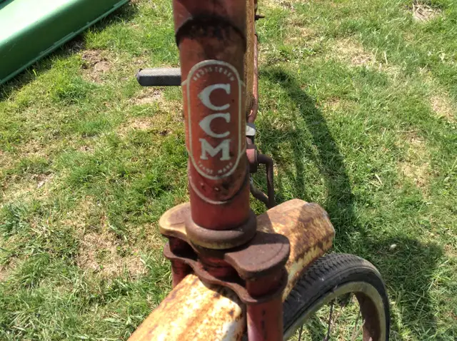 VINTAGE CCM BICYCLE...$160..CANDLE, ROTARY PHONE, INSULATORS in Road in Hamilton - Image 2