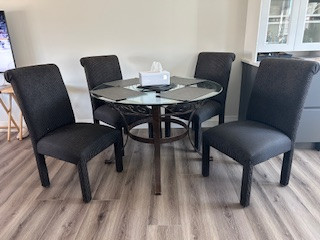 Round Dining table with 6 chairs in Dining Tables & Sets in Edmonton