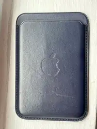 MagSafe Apple wallet