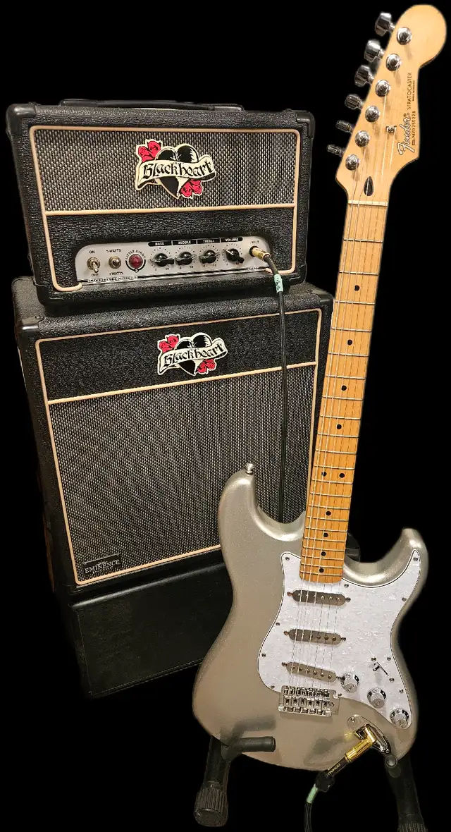 Fender Stratocaster Mexicaine in Guitars in Sherbrooke - Image 8