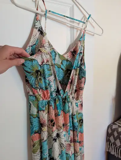 H&M Size 4 Floral V-neck maxi dress, lined, View more