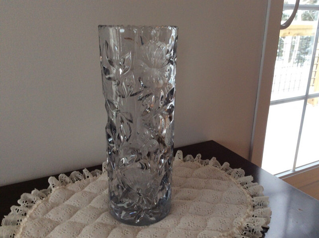 Vase en cristal (IMPECCABLE) dans Décoration intérieure et accessoires  à Lac-Saint-Jean - Image 2