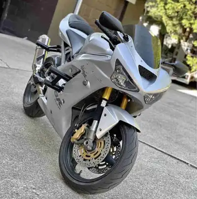 I’m looking to sell my 2004 zx636r custom. Has many modifications from a full exhaust to a power com...