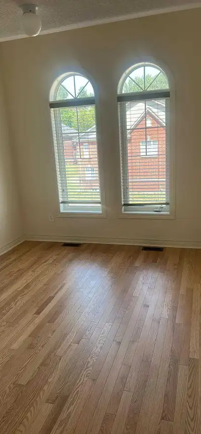 Im renting out my bedroom looking for a single male or female 900 a month parking is available move...