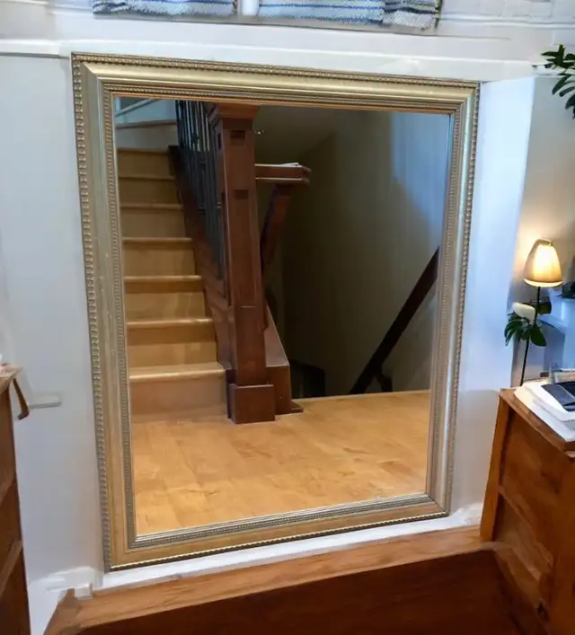 Antique gold tone mirror for home decor or wedding usage in Home Décor & Accents in Calgary - Image 2