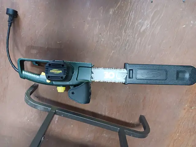 scie électrique pour arbres in Outdoor Tools & Storage in Edmundston - Image 2