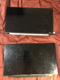 2 écrans laptop 15.6po Brisés pour projet ou pour pièces