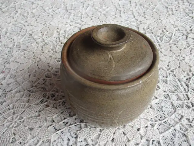 Beautiful Postma Pottery Jar--Signed in Arts & Collectibles in New Glasgow - Image 2