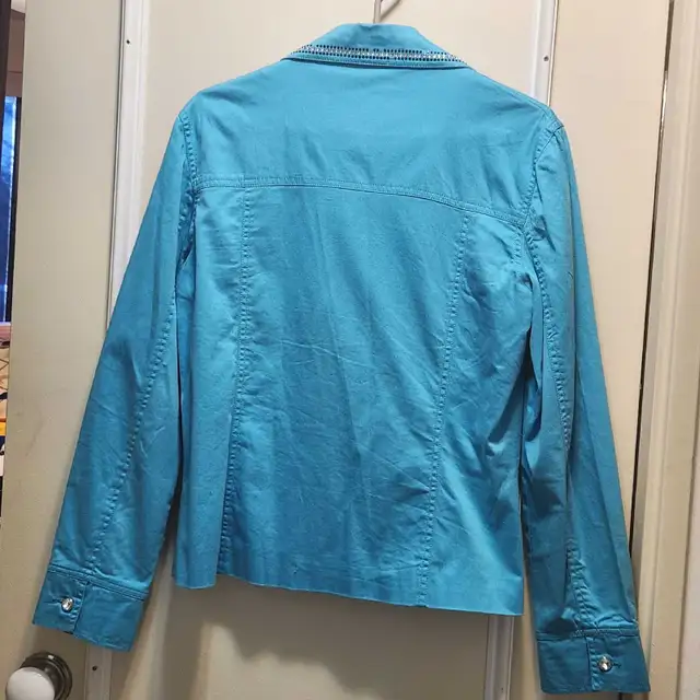 Light jacket in Women's - Tops & Outerwear in Kingston - Image 3