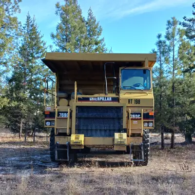 REDUCED! Complete rebuild by CANTEX Construction Under 600 hours on all major components Truck is in...