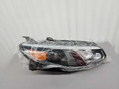 New! Chevy Malibu RH Headlight for 2016 to 2018 *Located in Niagara* This is a brand new aftermarket...