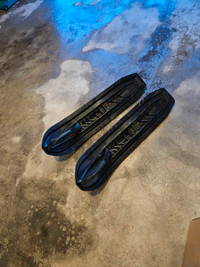 SKIDOO Ds2 skis with factory 10" liners