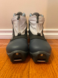 Salomon Women Cross Country Boots Size 8.5 Profil SNS