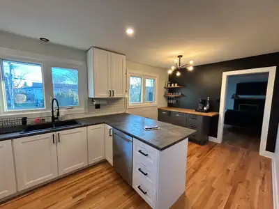 Newly Renovated 2-Bedroom | Parking + Wi-Fi Included Modern, newly renovated 2-bedroom unit in a qui...