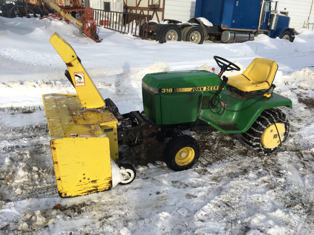John Deere 318 garden tractor  in Heavy Equipment in Saskatoon